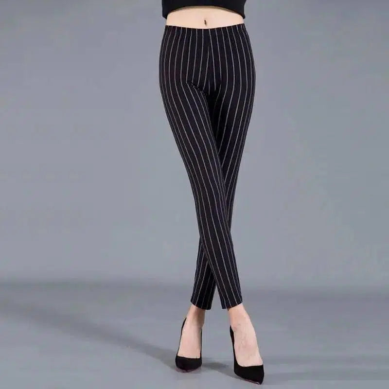 Thin cropped cotton leggings-Black strips-10