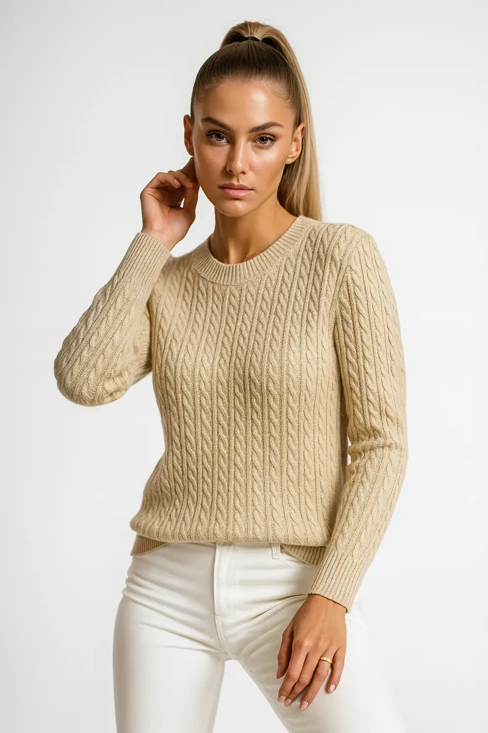 Women’s cable-knit sweater – soft crewneck pullover for everyday wear